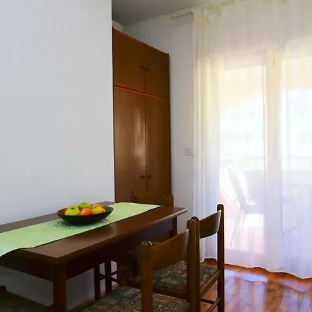 Aparthotel Zdjelar 3*