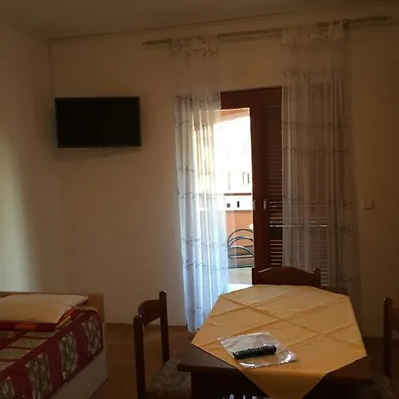 Aparthotel Zdjelar 3*