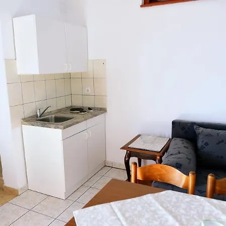 Aparthotel Zdjelar 3*
