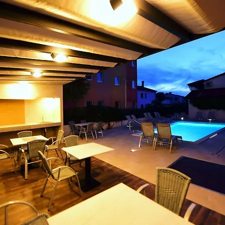Aparthotel Zdjelar