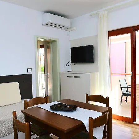 Zdjelar Aparthotel